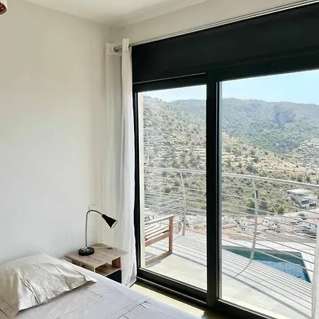 Villa Con Piscina Sobre La Almadrava Ii